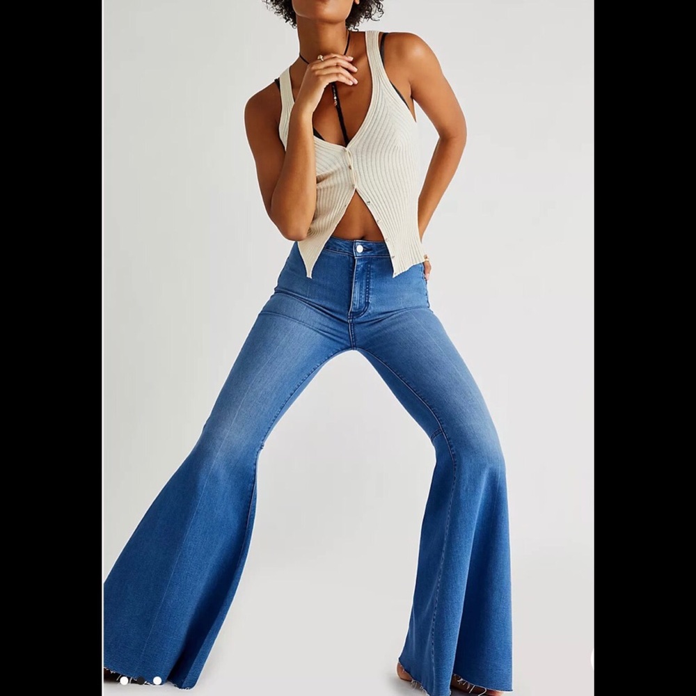 NWOT <FREE PEOPLE> “Just Float on Flair”